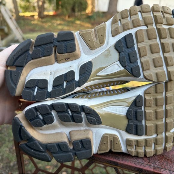 Nike Vomero 5 Metallic Pewter FJ4151-006 - Picture 7 of 9